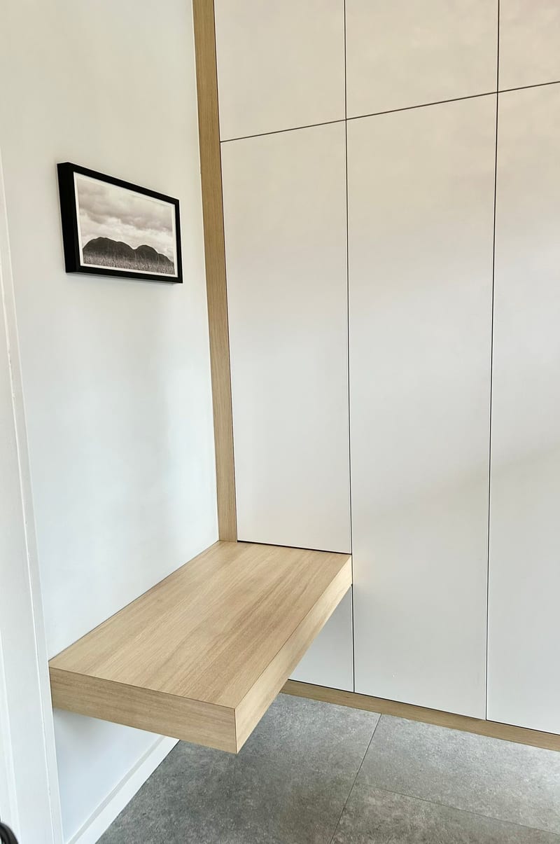 L'Accueillant — Entryway