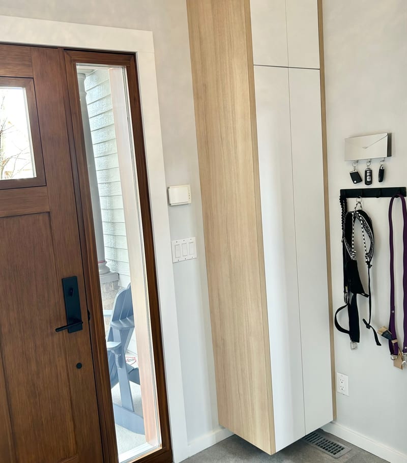 L'Accueillant — Entryway